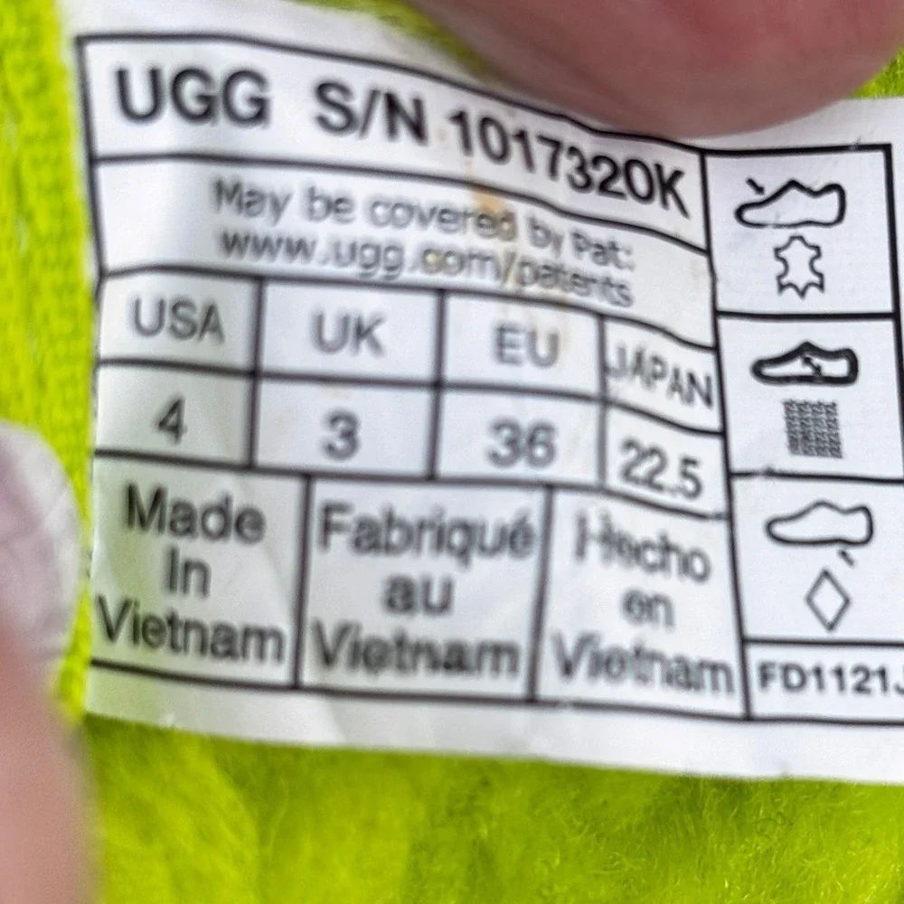 UGG step into